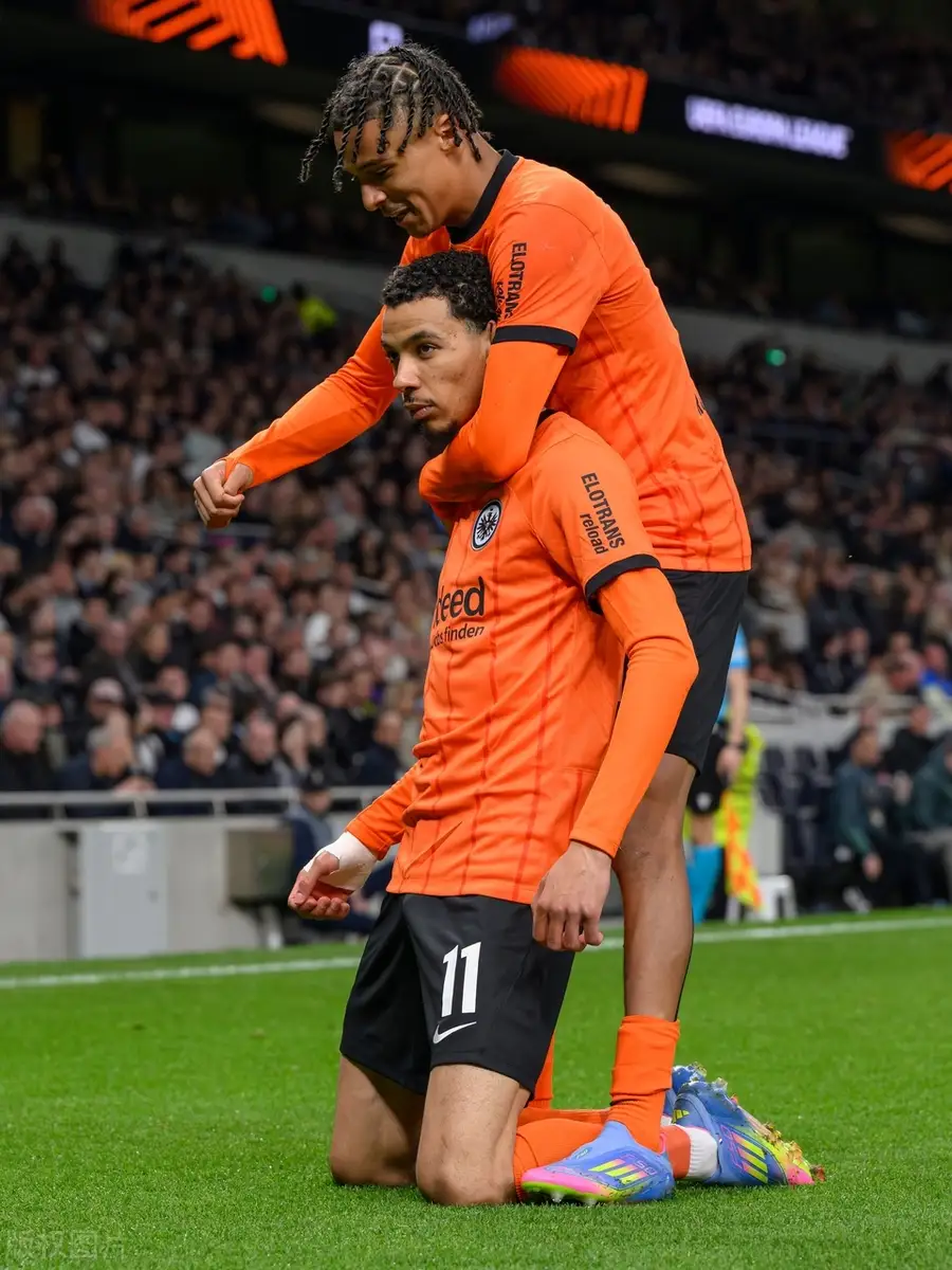 关于国际比赛日体能课后，多特蒙德豪取连胜备战欧联，媒体盛赞，轮换策略成焦点的信息