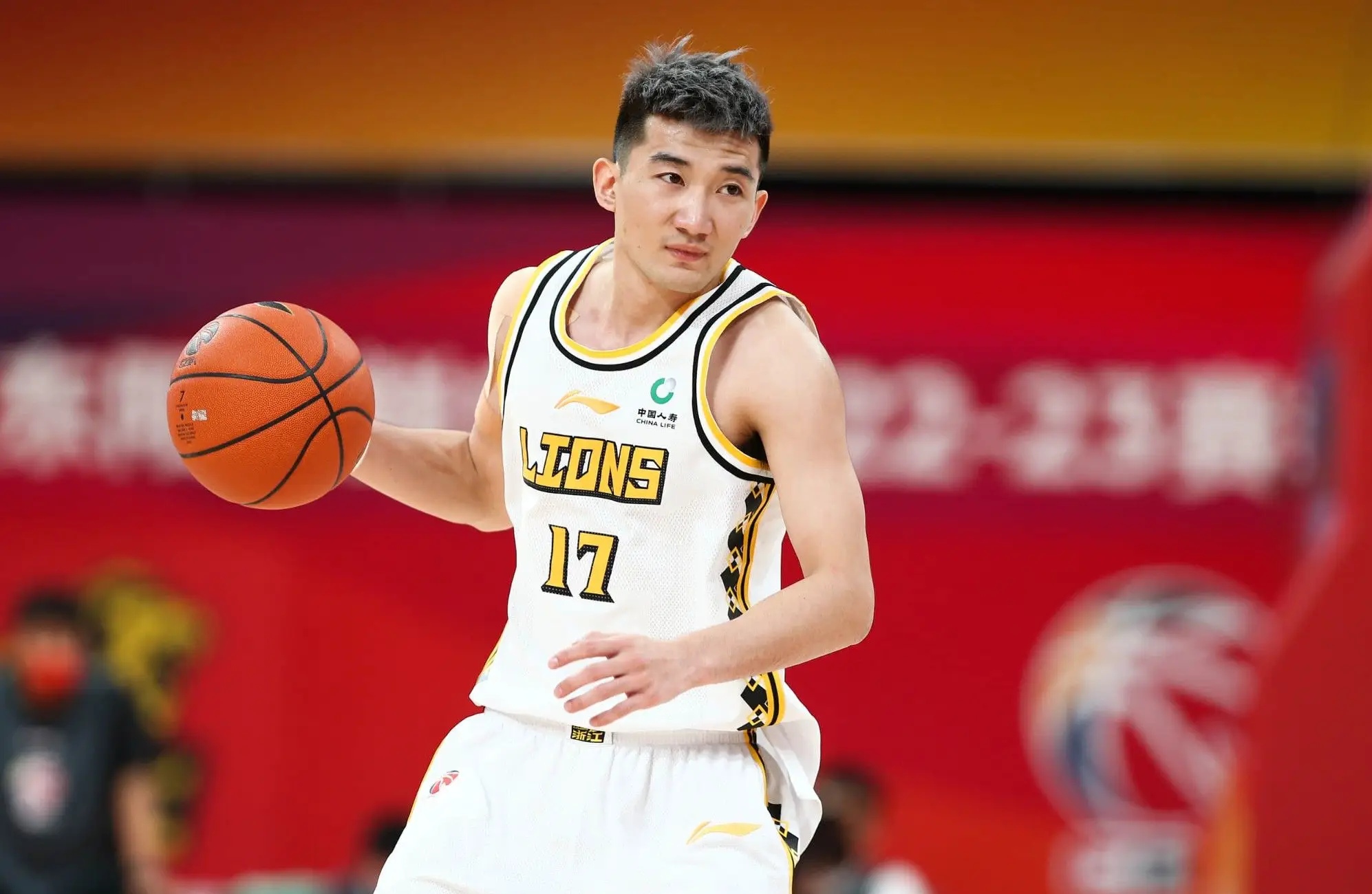 包含转会期广厦男篮调整名单以备足总杯；门线救险环节打磨；更衣室稳定；临场指挥获称赞的词条