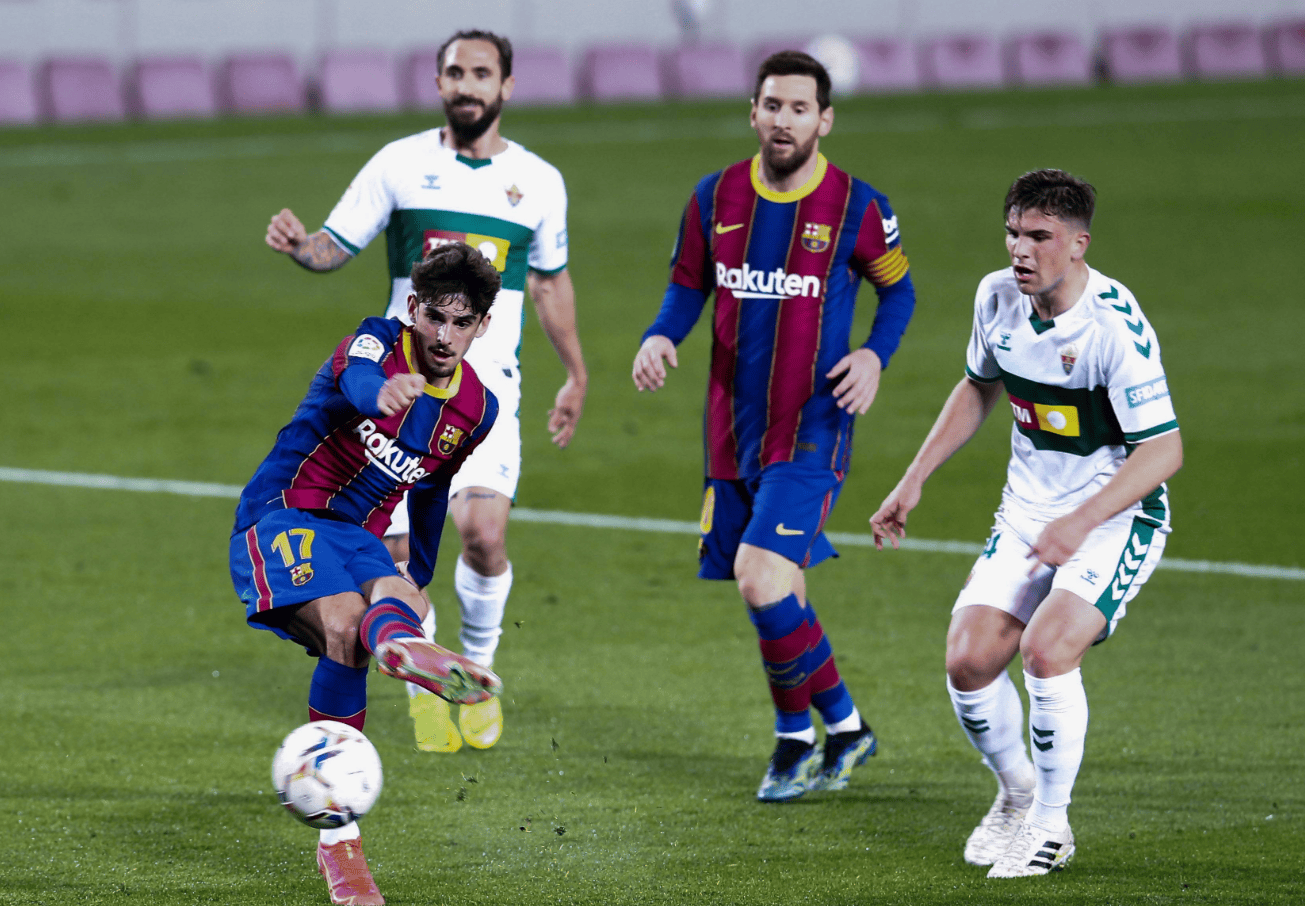 法兰克福冲刺阶段绝杀压哨，志在欧冠名次提升，管理层满意，临场指挥获称赞的简单介绍