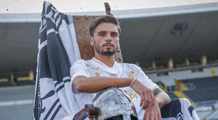 包含本菲卡集结日队长鼓劲，志在欧超杯名次提升，压力陡增，心理建设被强调的词条